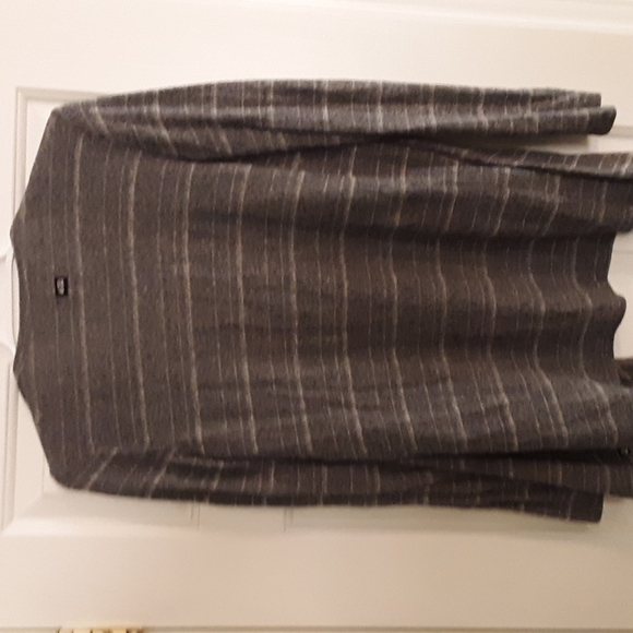 Volcom wrap shirt - Picture 6 of 6